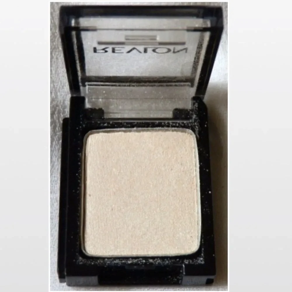 New Revlon Eyeshadow Womens Make Up Oyster White Metallic Eyes Cosmetic NWT